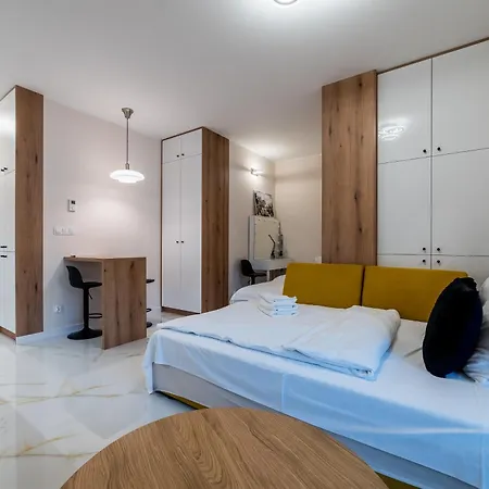 Posnania Comfort By Bookinghost Apartment *